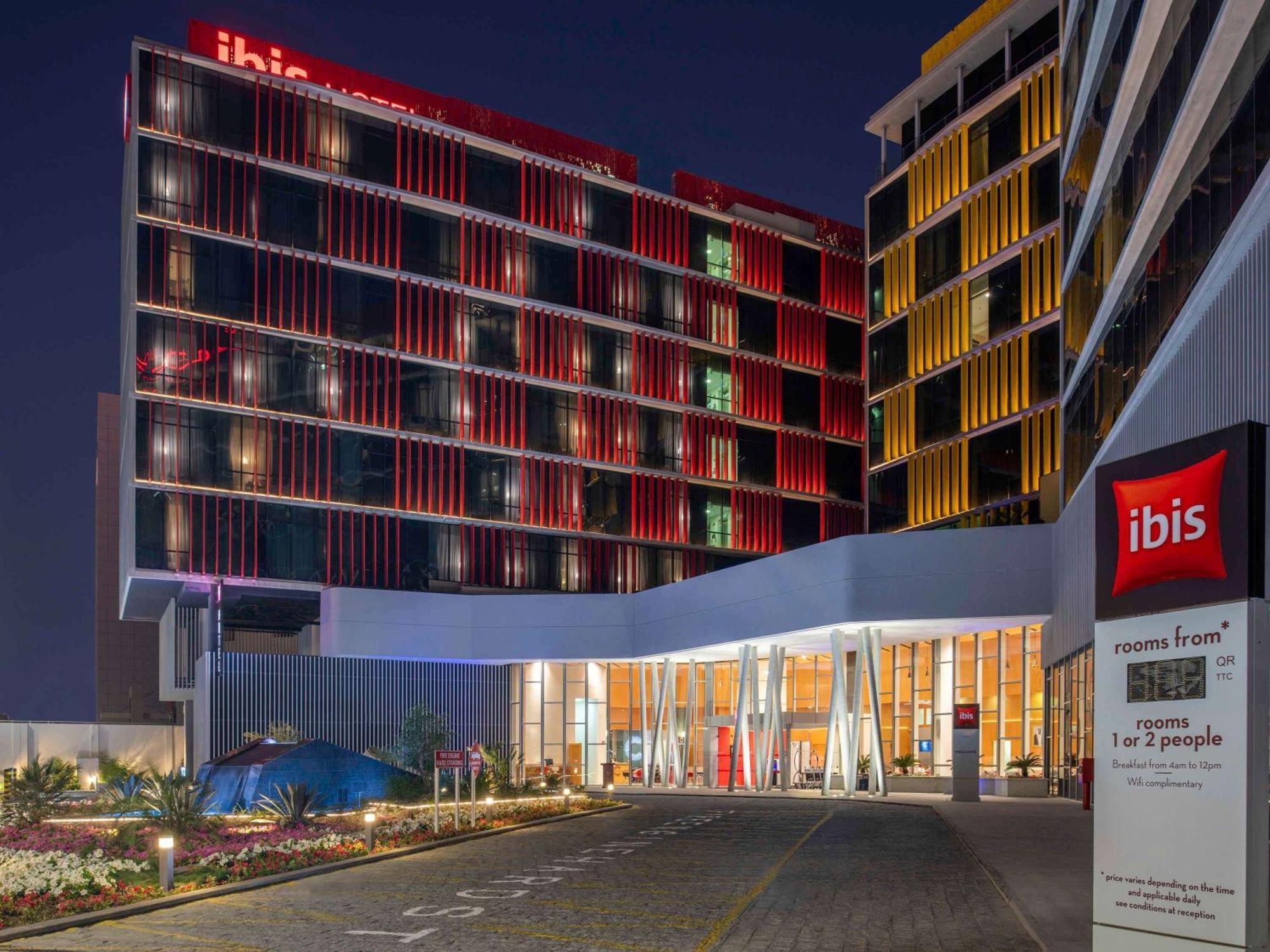 Ibis Doha Hotel Екстериор снимка