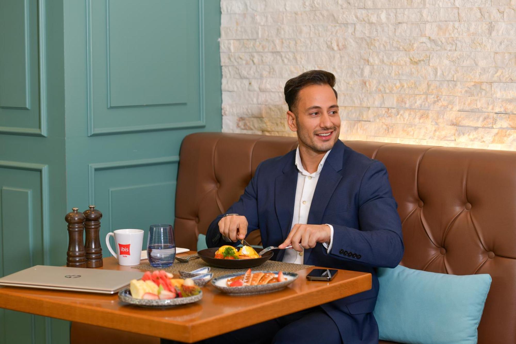 Ibis Doha Hotel Екстериор снимка