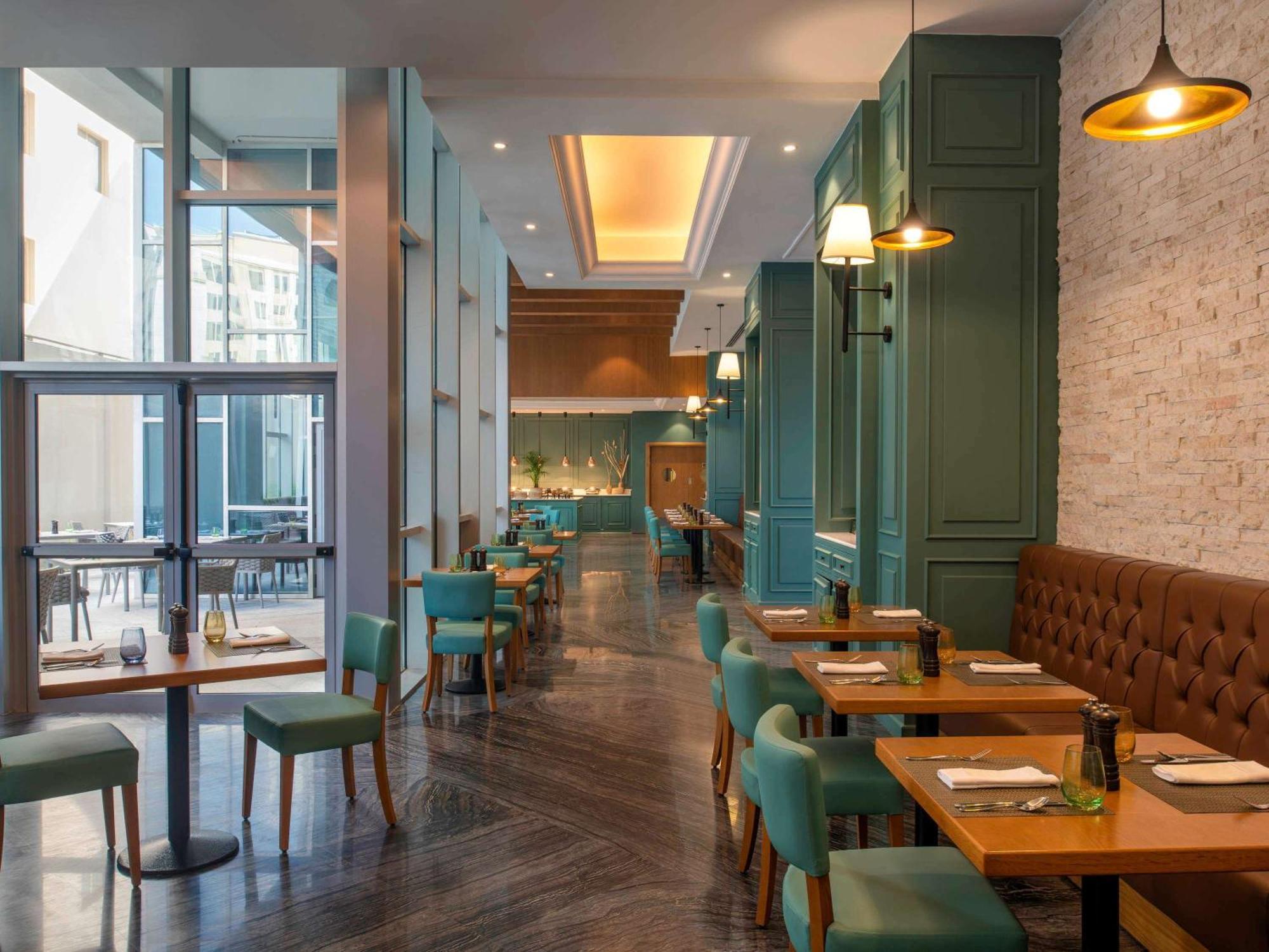 Ibis Doha Hotel Екстериор снимка