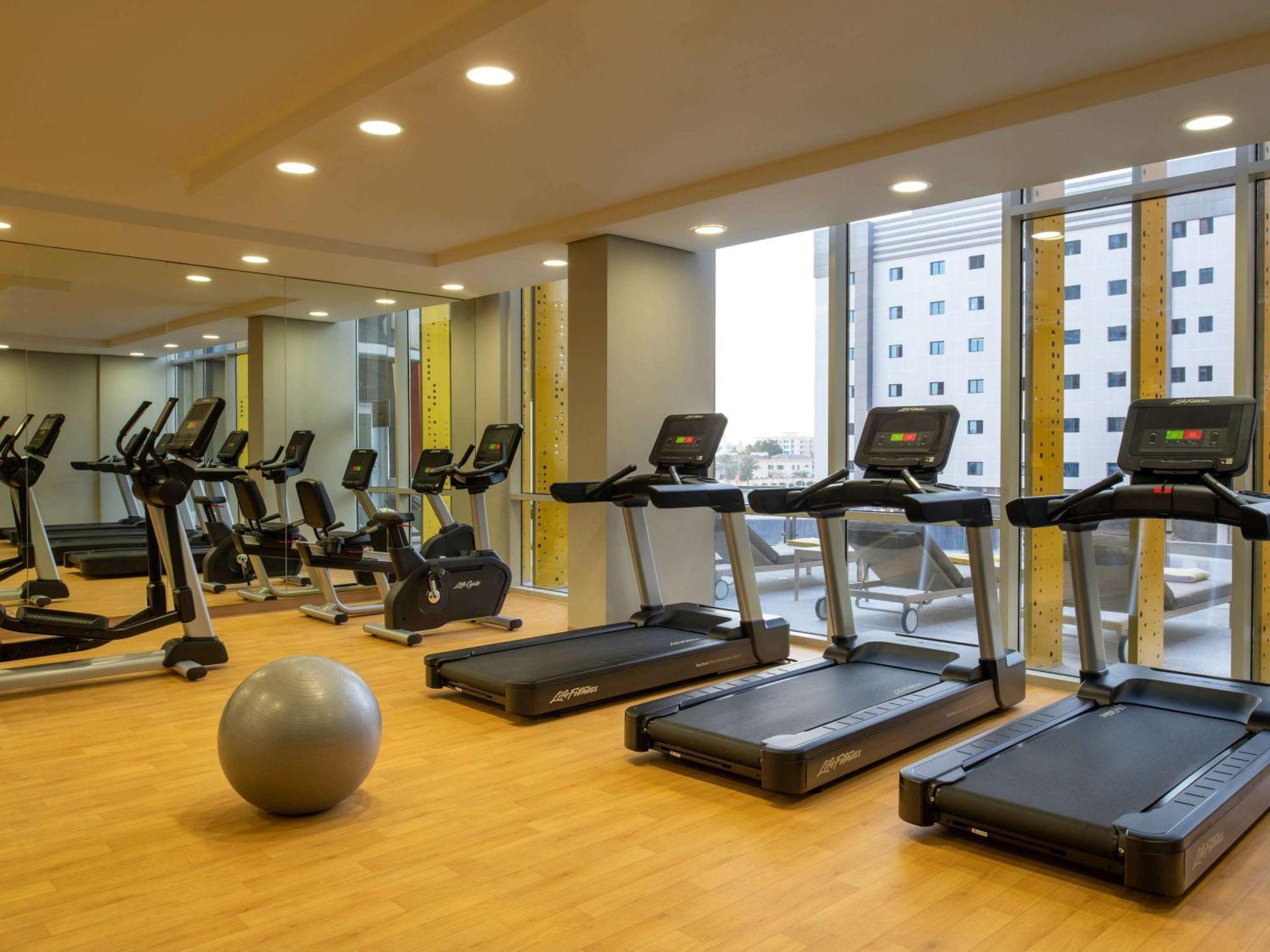 Ibis Doha Hotel Екстериор снимка